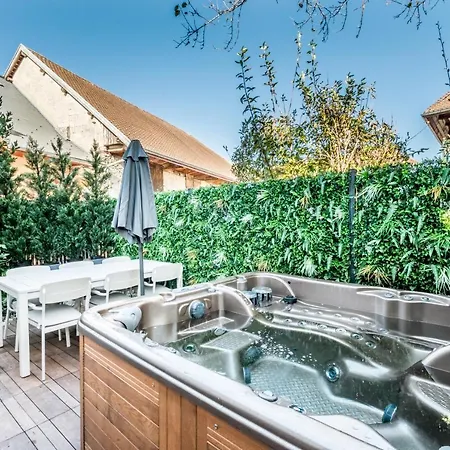 Villa La Venise Du *